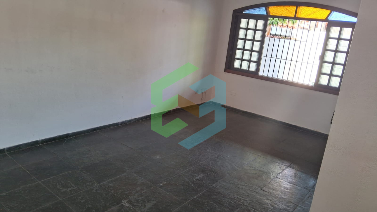 Casa de 3 dorm (1suíte), sala ampla,edícula em rua sem saída