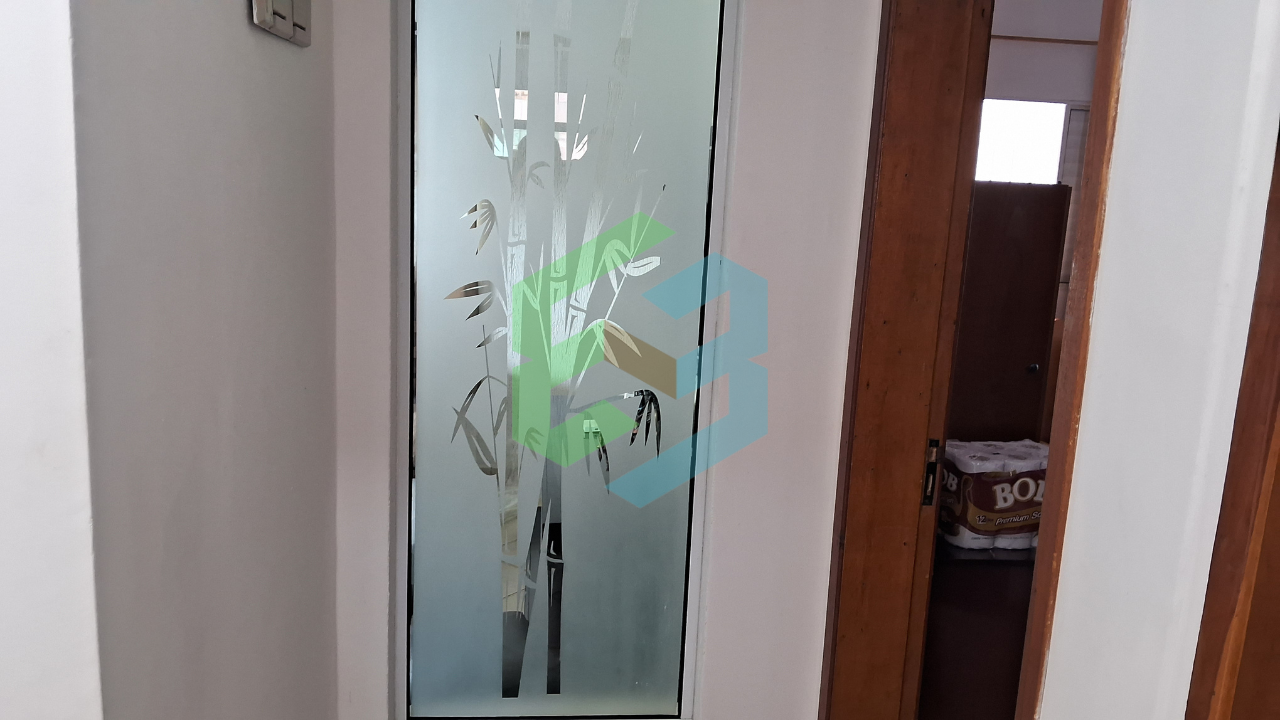 Casa térrea 2 dorm (3º reversível), quintal gigante com piscina