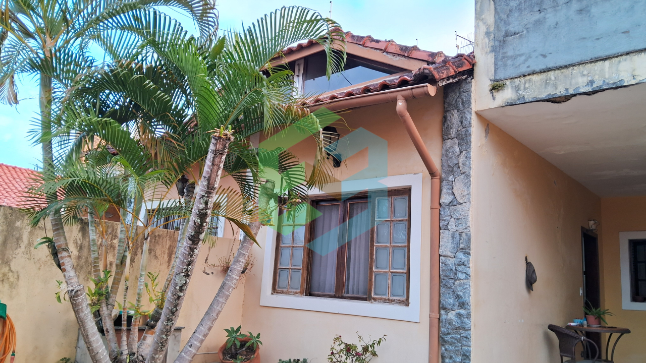 Casa geminada 3 dorm (1 suíte com sacada), 2 vagas e piscina