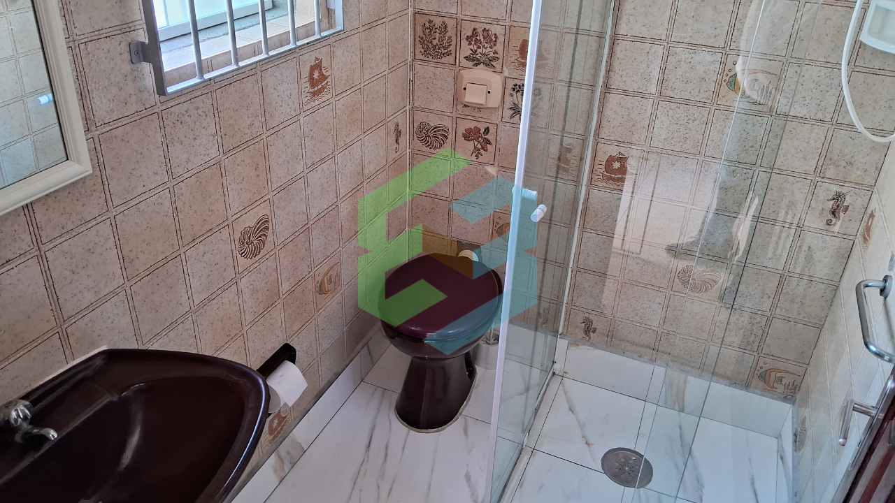 Casa 3 dorm no Centro com cara de micro chácara, 5 vagas