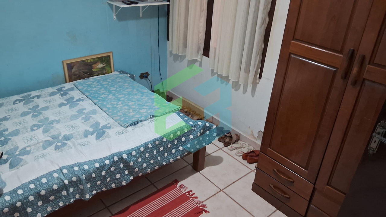 Casa geminada 3 dorm (1 suíte com sacada), 2 vagas e piscina