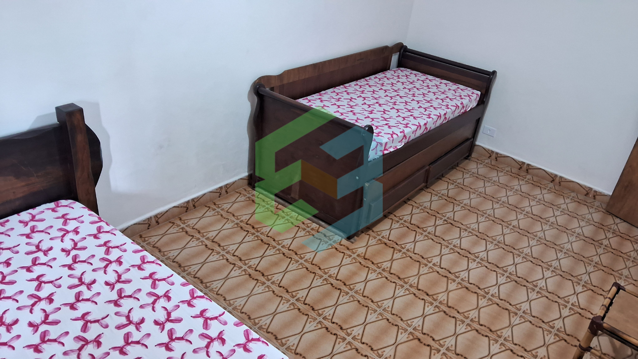 Casa 3 dorm no Centro com cara de micro chácara, 5 vagas