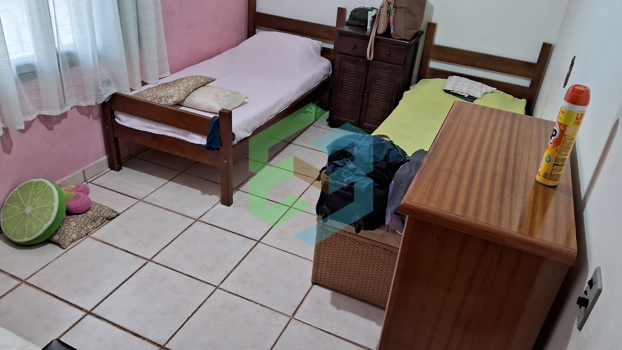 Casa geminada 3 dorm (1 suíte com sacada), 2 vagas e piscina
