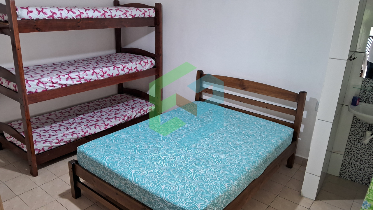Casa 3 dorm no Centro com cara de micro chácara, 5 vagas