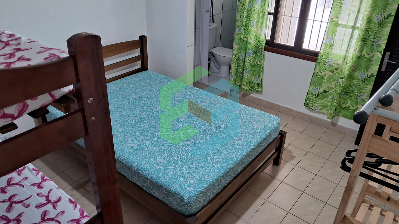 Casa 3 dorm no Centro com cara de micro chácara, 5 vagas