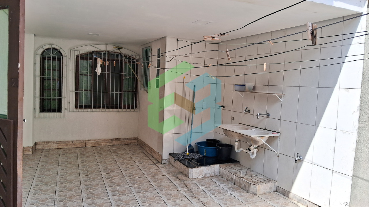 Casa 3 dorm no Centro com cara de micro chácara, 5 vagas