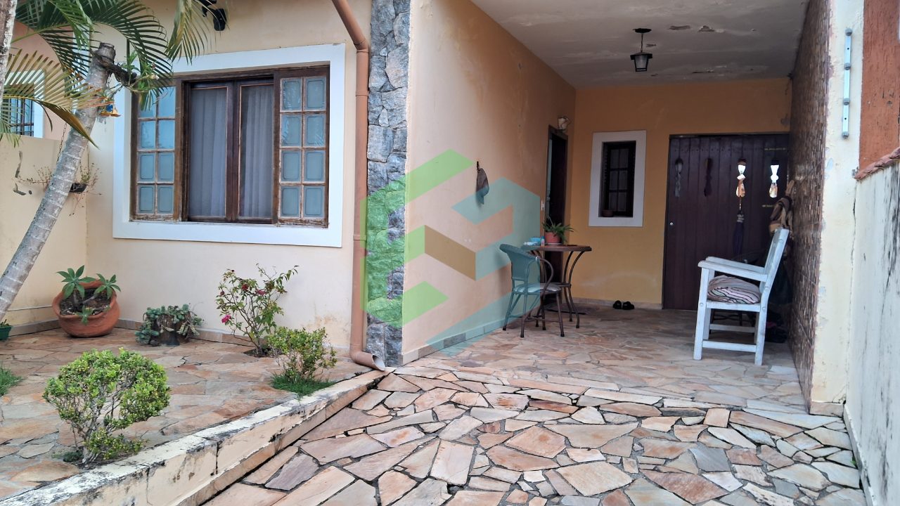 Casa geminada 3 dorm (1 suíte com sacada), 2 vagas e piscina