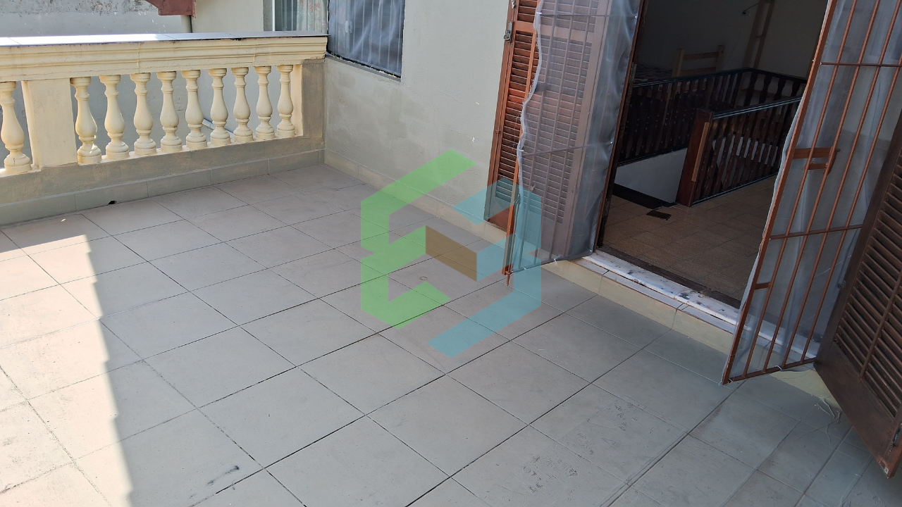 Casa 3 dorm no Centro com cara de micro chácara, 5 vagas