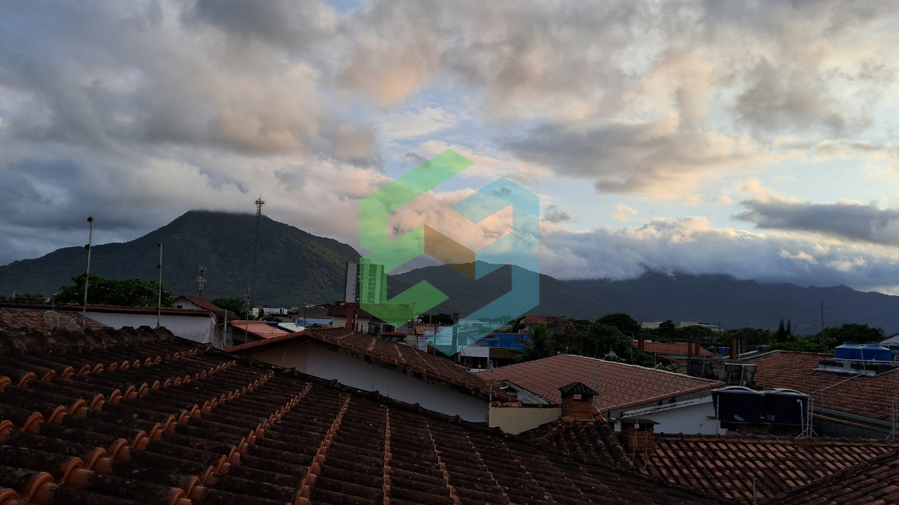 Casa geminada 3 dorm (1 suíte com sacada), 2 vagas e piscina