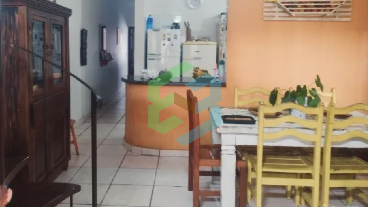 Casa geminada 3 dorm (1 suíte com sacada), 2 vagas e piscina