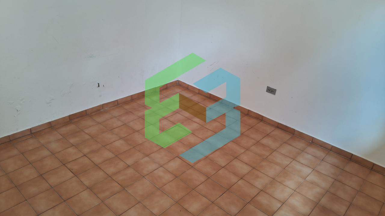 Casa térrea ampla, 4 dorm bem localizada e próxima da praia