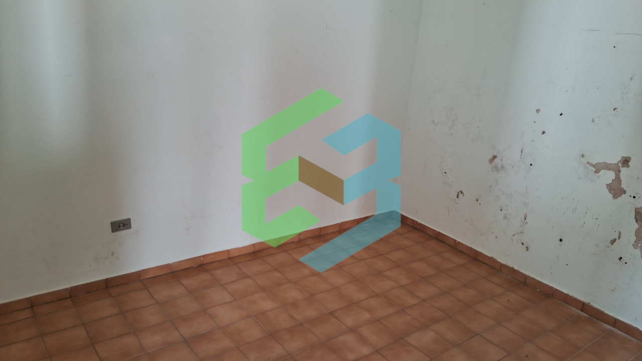 Casa térrea ampla, 4 dorm bem localizada e próxima da praia