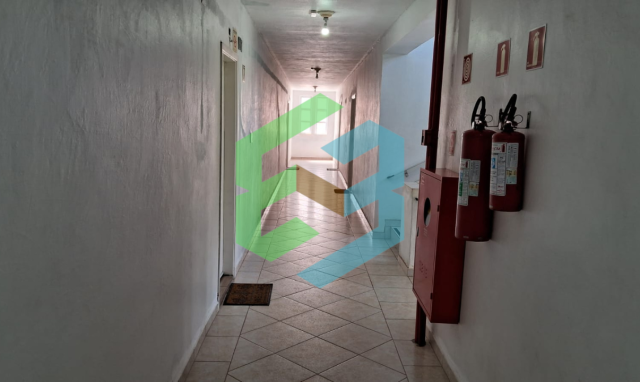 Kit no Centro com 1 dorm e garagem