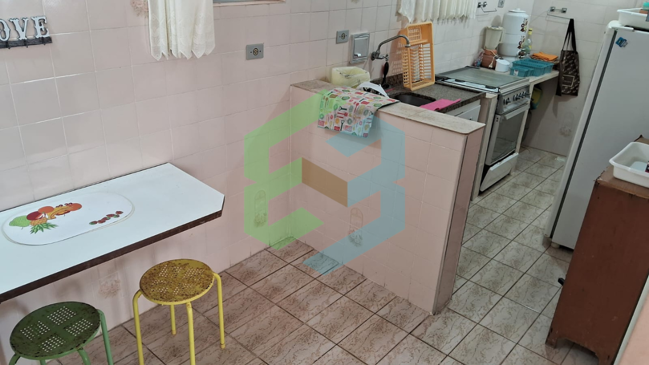 Apto 1 Dorm amplo no Centro, a Apenas 350m da Praia + Garagem!