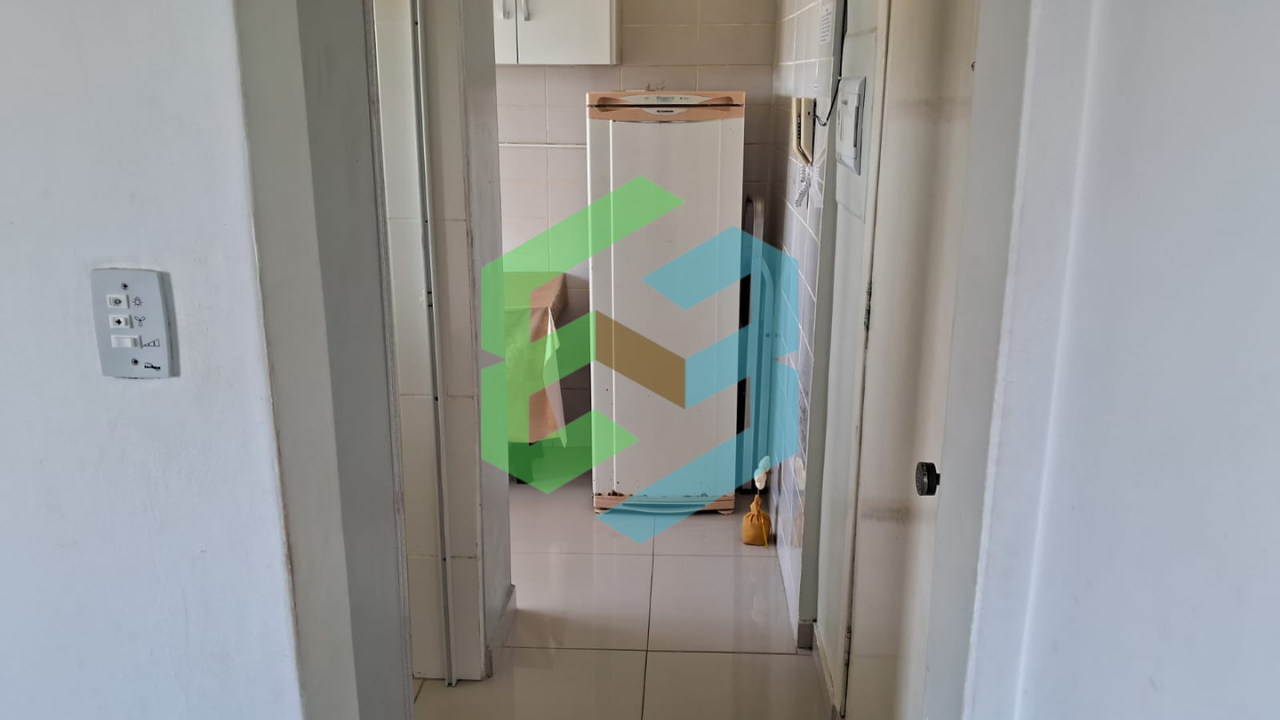 Kit no Centro com 1 dorm e garagem