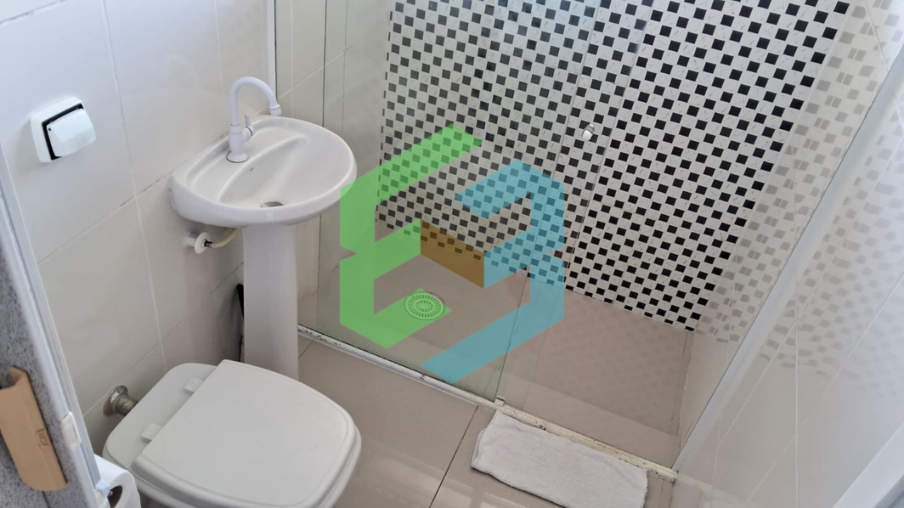 Kit no Centro com 1 dorm e garagem