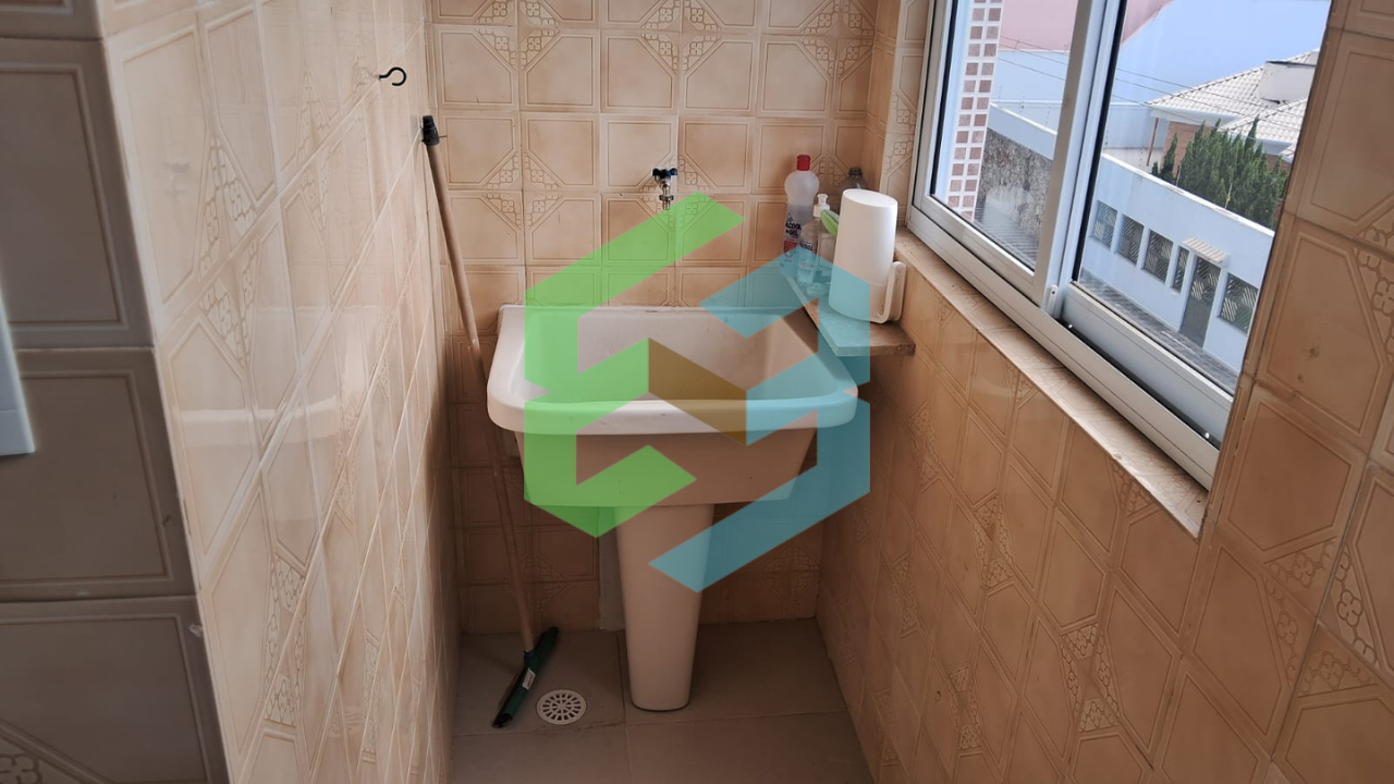 Apartamento no centro com 1 dormitório sem garagem