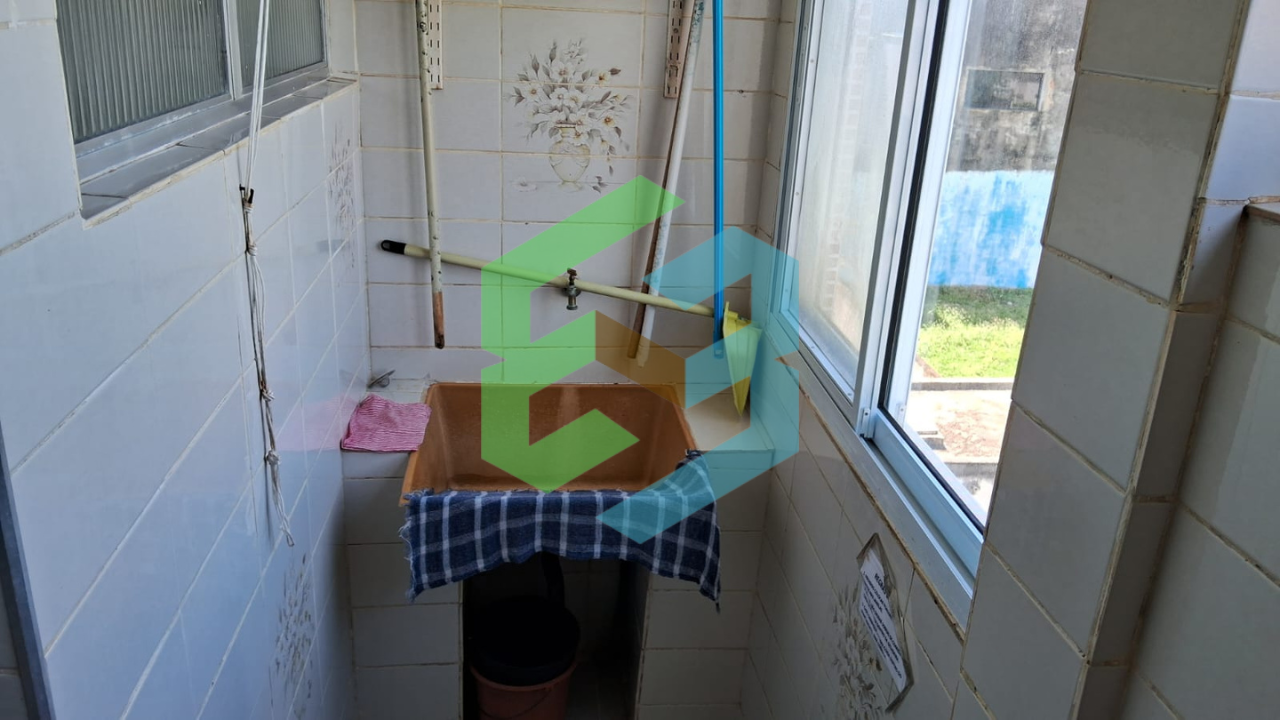 Kit no Centro com 1 dorm e garagem