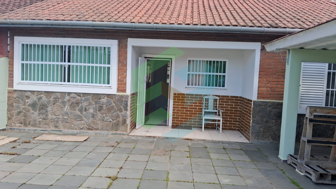 Mini chácara, 2 dorm, sem degraus no Centro de Peruíbe