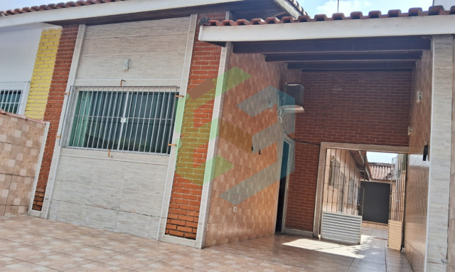Casa terrea 2 dorm (1 suite), 800 m da praia – Residência ou Comércio