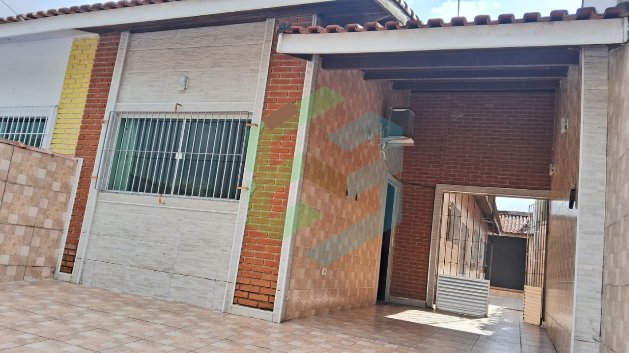 Casa terrea 2 dorm (1 suite), 800 m da praia – Residência ou Comércio