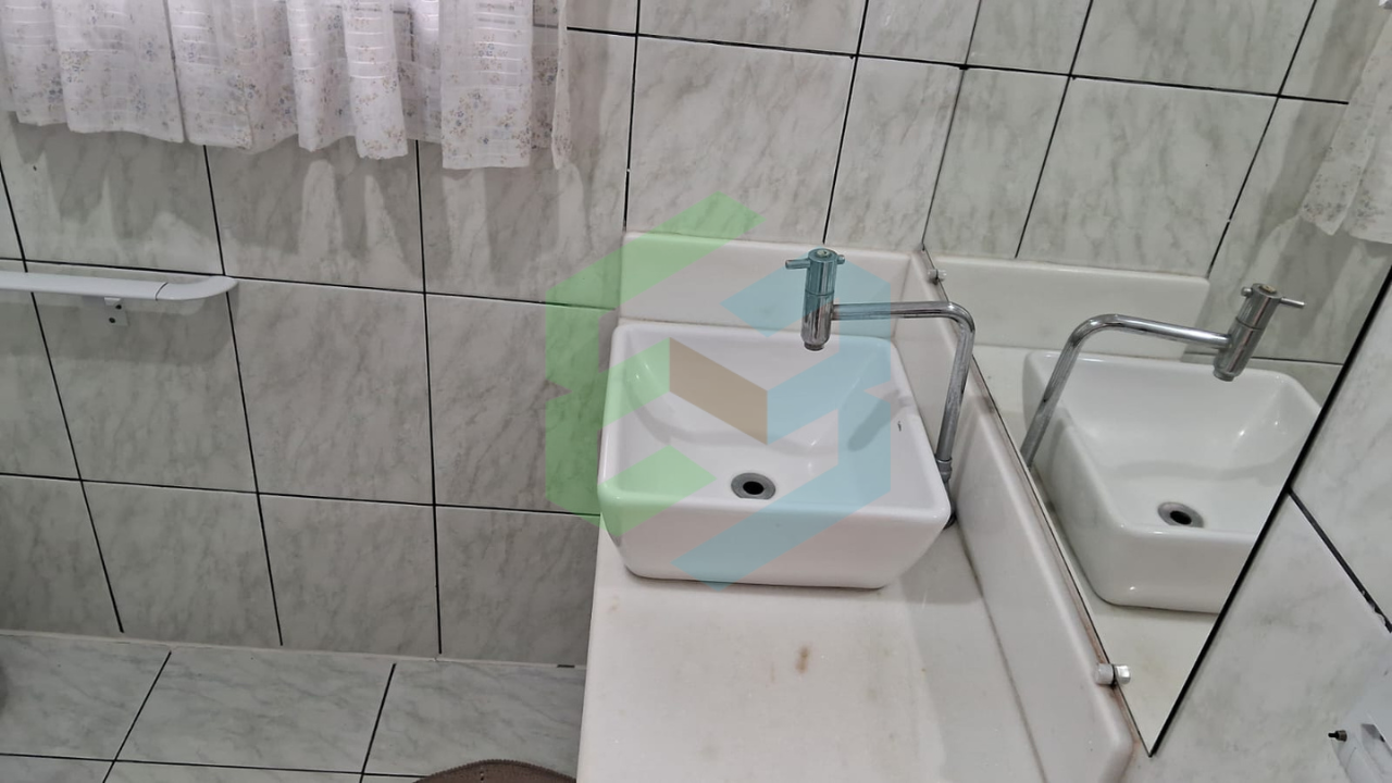 Mini chácara, 2 dorm, sem degraus no Centro de Peruíbe