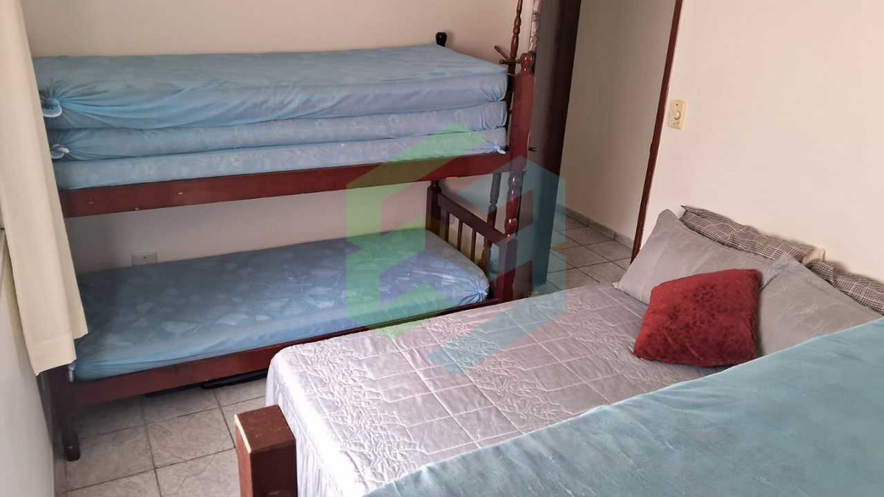 Casa terrea 2 dorm (1 suite), 800 m da praia – Residência ou Comércio