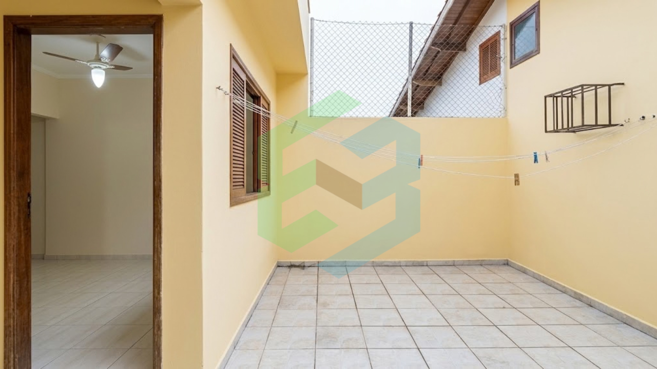 Casa no Stella Maris, 3 dorm e 700 metros da praia