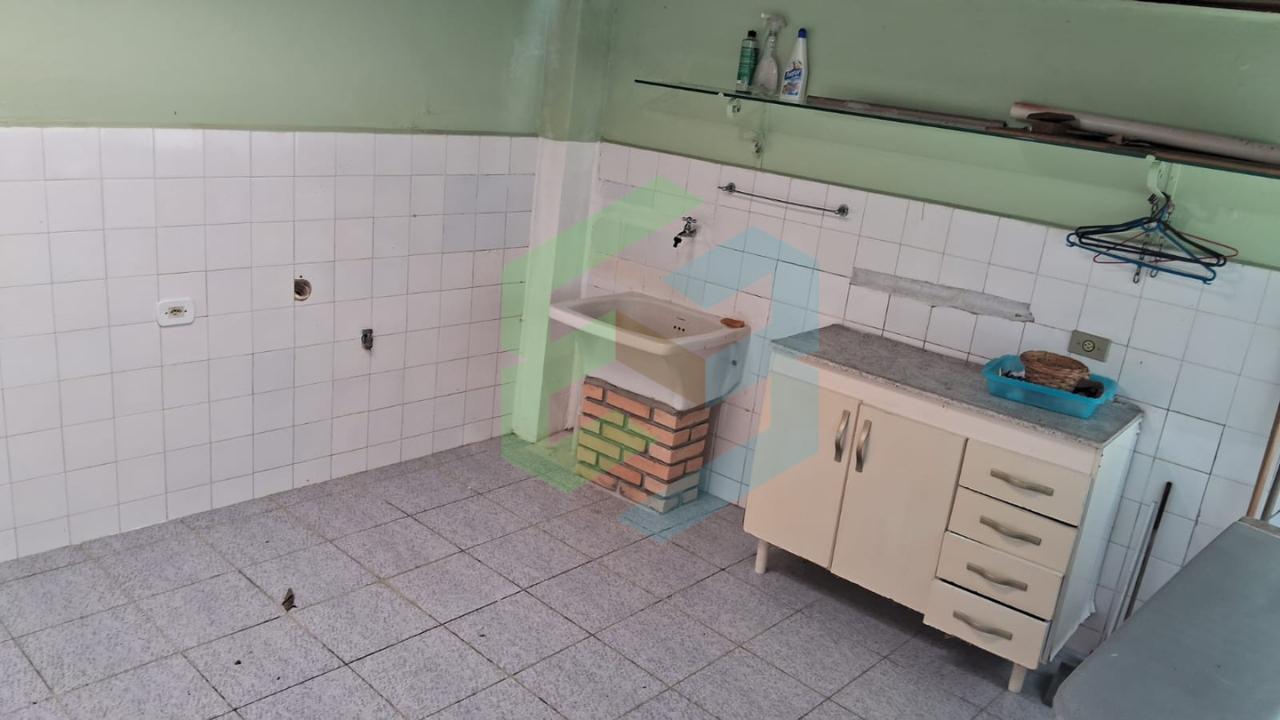 Mini chácara, 2 dorm, sem degraus no Centro de Peruíbe