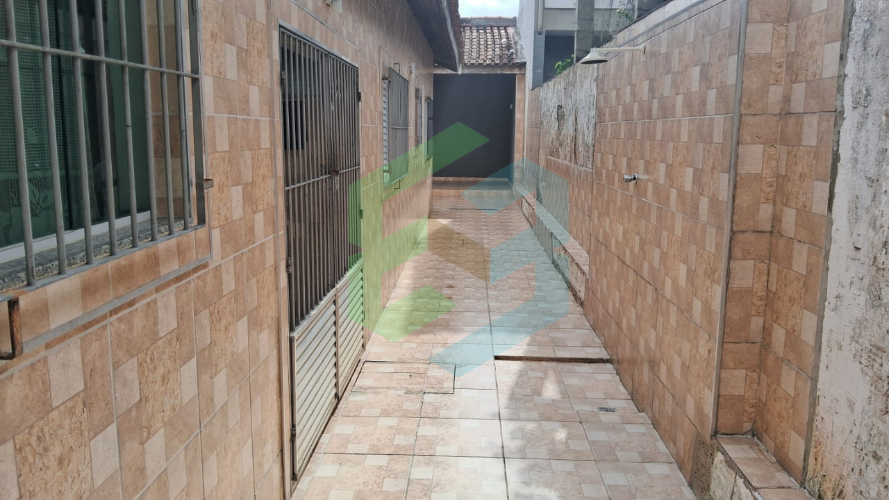 Casa terrea 2 dorm (1 suite), 800 m da praia – Residência ou Comércio