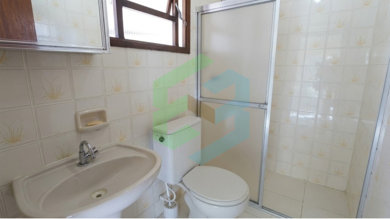 Casa no Stella Maris, 3 dorm e 700 metros da praia