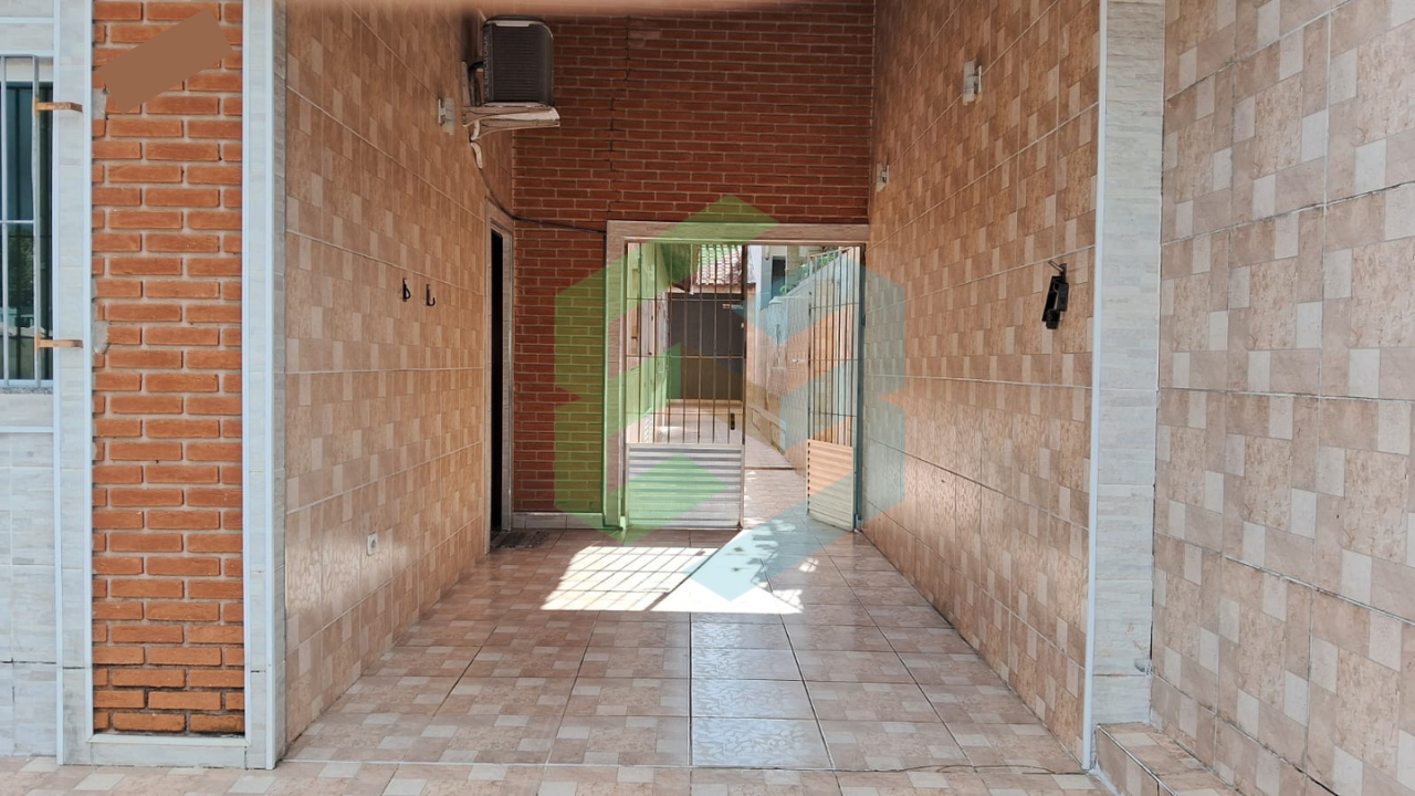 Casa terrea 2 dorm (1 suite), 800 m da praia – Residência ou Comércio