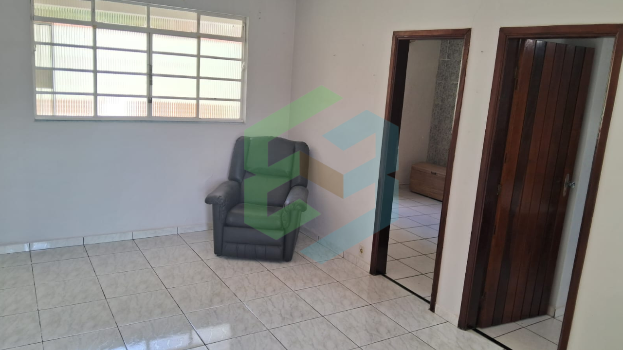 Mini chácara, 2 dorm, sem degraus no Centro de Peruíbe