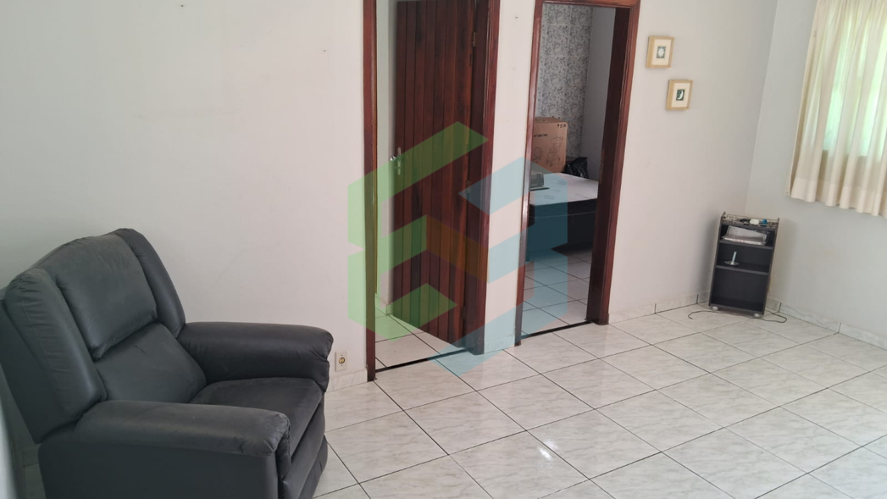 Mini chácara, 2 dorm, sem degraus no Centro de Peruíbe