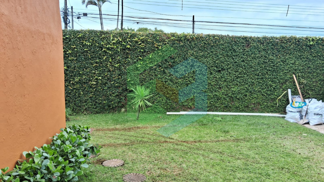 Oportunidade: Casa Próxima à Praia com Edícula em Peruíbe