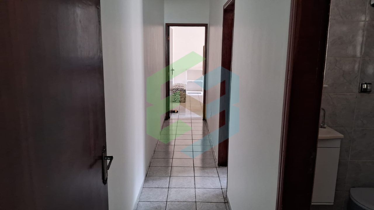 Casa terrea 2 dorm (1 suite), 800 m da praia – Residência ou Comércio