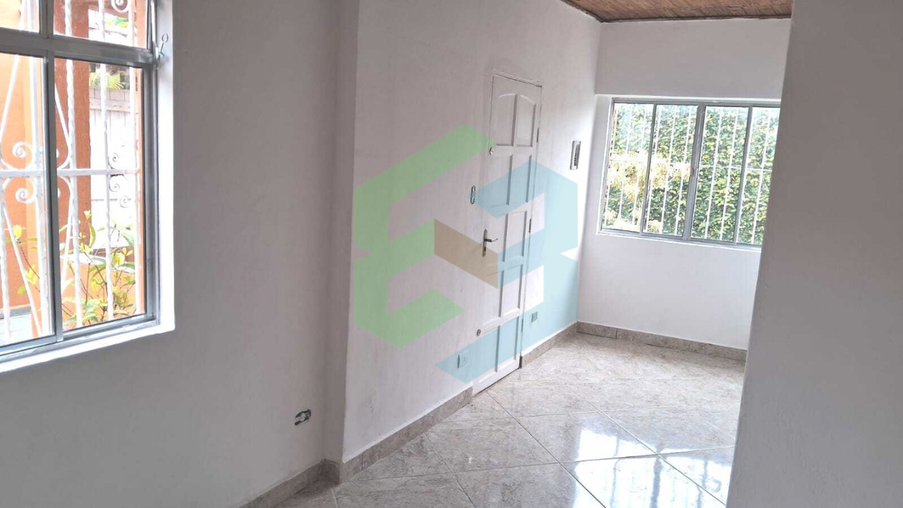 Oportunidade: Casa Próxima à Praia com Edícula em Peruíbe