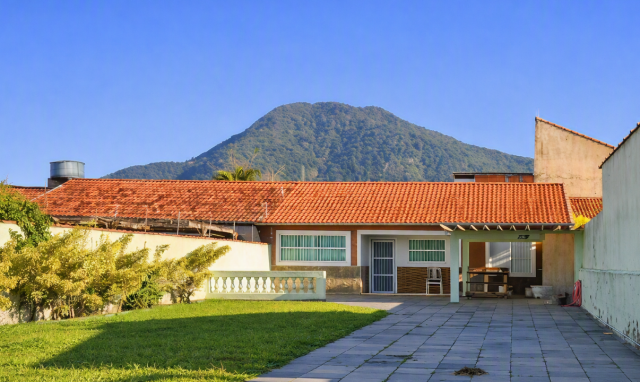 Mini chácara, 2 dorm, sem degraus no Centro de Peruíbe